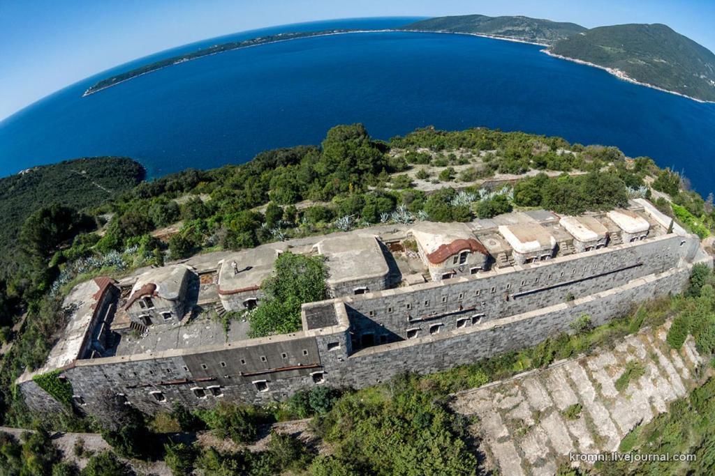 Glamping Peninsula Lustica Rose Villa Tivat Exterior photo